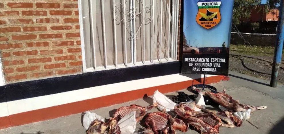 La policía rionegrina lleva adelante un intenso operativo para frenar la venta clandestina de carne