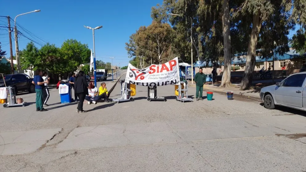 Corte en ruta 7 por reclamo de trabajadores 