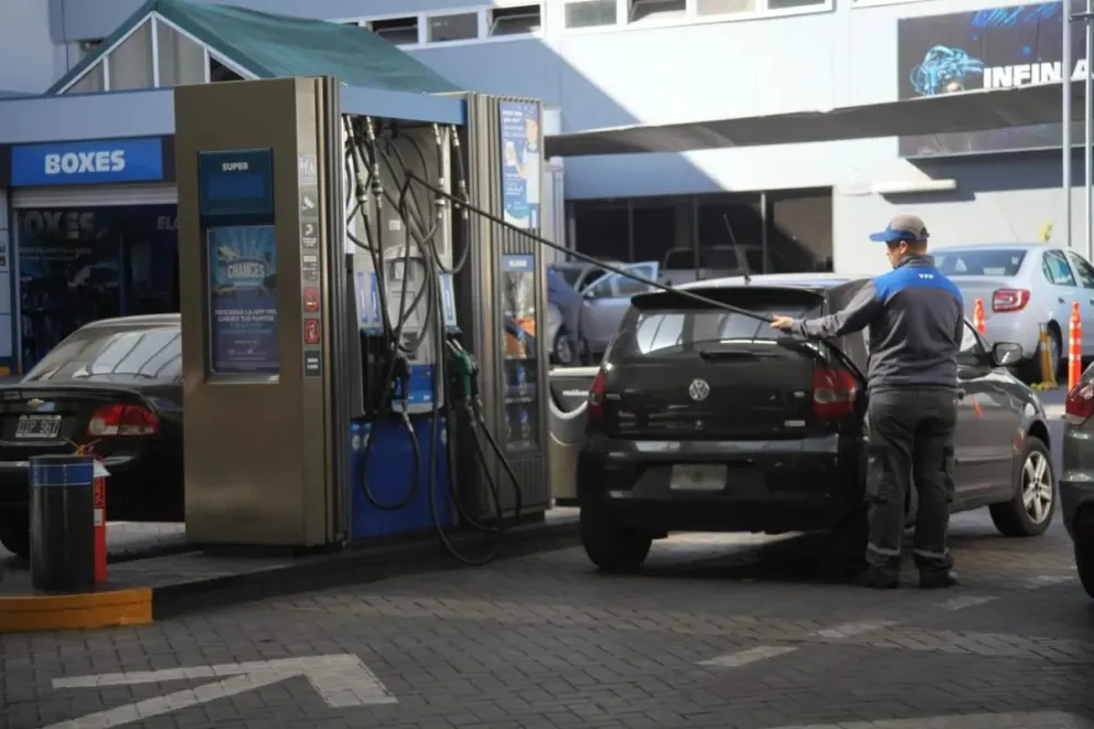 Nuevo aumento de combustibles: cuánto cuesta llenar el tanque en Cipolletti