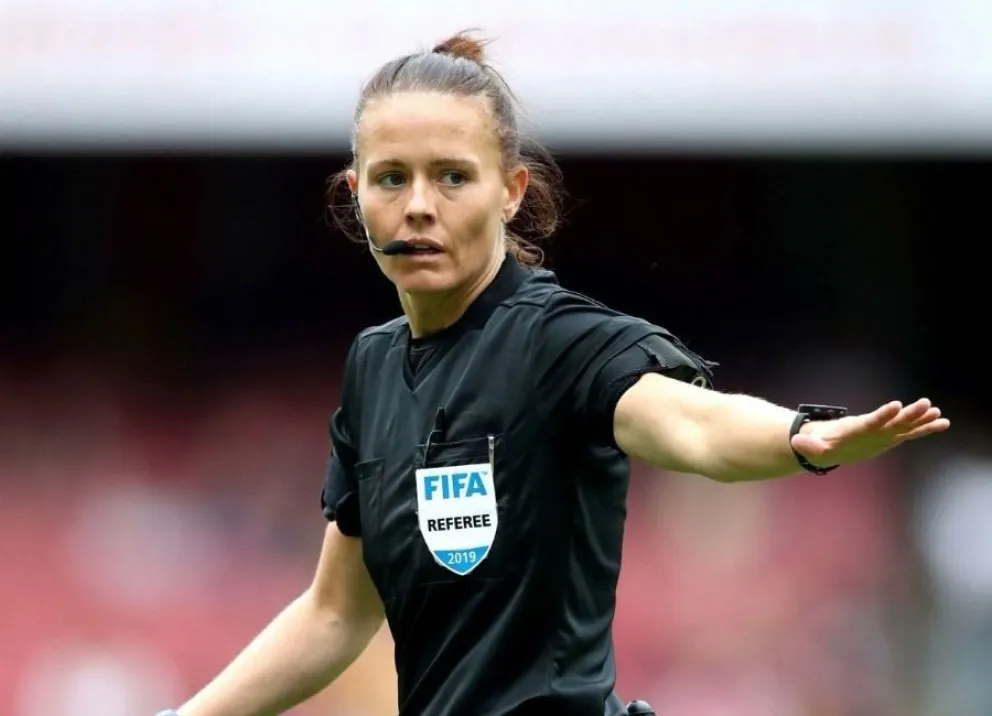 ¡Increíble!: Rebecca Welch será la primera mujer en arbitrar la Premier League