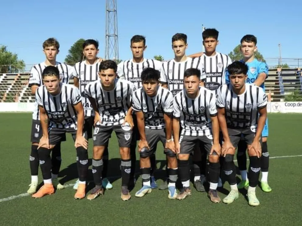 Cipolletti se coronó campeón en tercera división y levantó la Copa de Oro