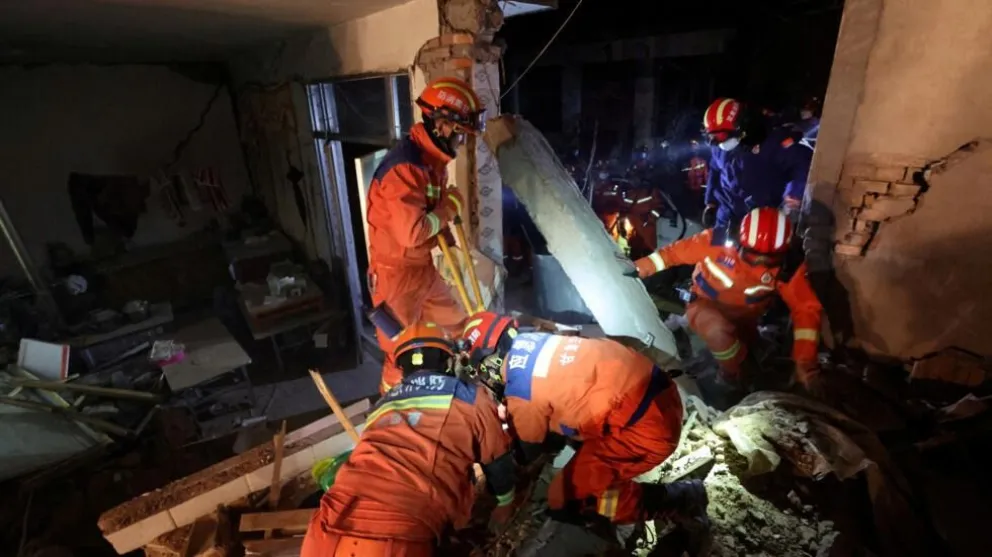 Terremoto devastador sacude China: dejó un saldo con más de 100 muertos 