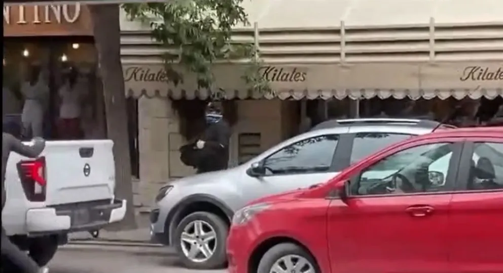Video: Así fue el robo a la joyería Kilates mientras los trabajadores estaban adentro