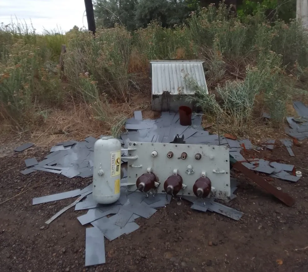 Delincuentes destrozaron un transformador y dejaron sin el servicio de agua a toda una localidad valletana