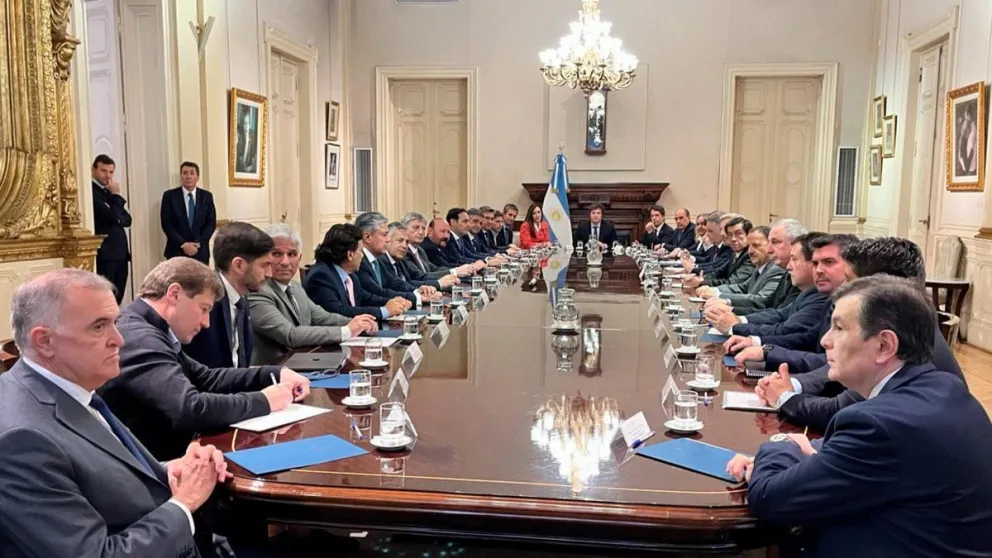 Gobernadores peronistas rechazan medidas de ajuste de Milei
