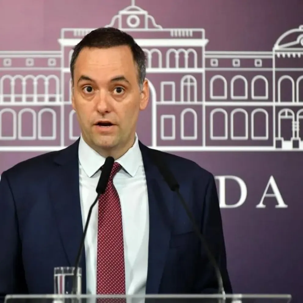 Según Adorni, el gobierno recibió "300 denuncias por hora" de amenazados para ir a marchar