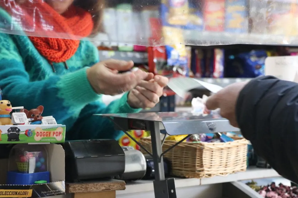El Municipio realiza controles en comercios y advierte por el uso de pirotecnia 