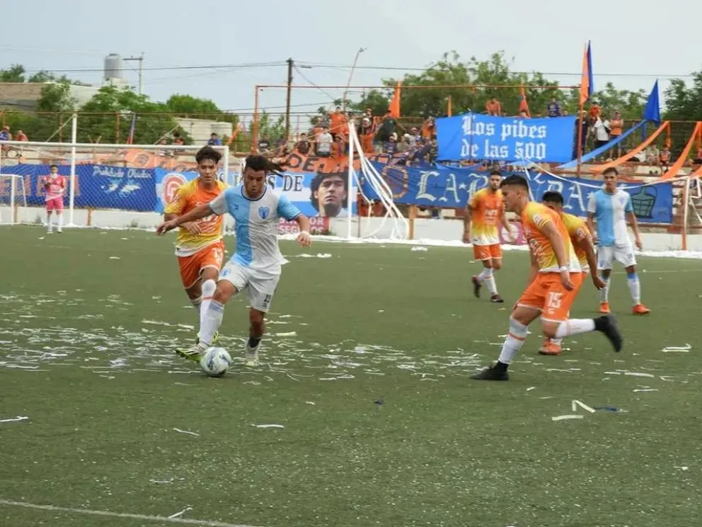 Regional Amateur: hoy se juega la vuelta de octavos entre La Amistad y Deportivo Roca en cancha cipoleña