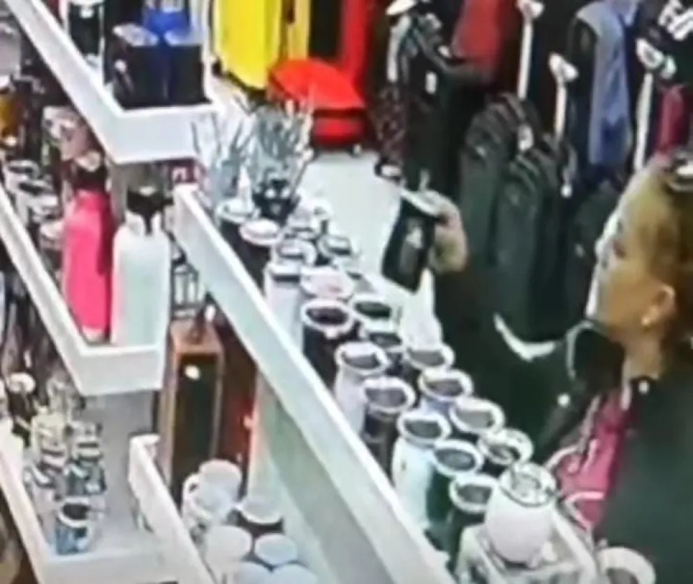  Inseguridad: Una mechera fue descubierta robando en una marroquinería 