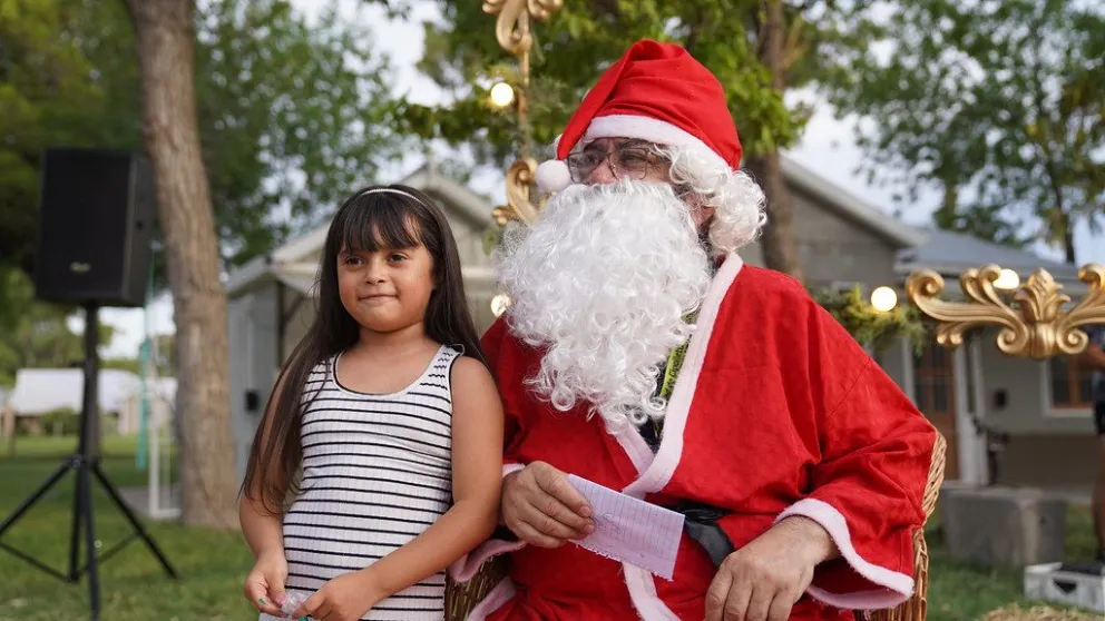 Papa Noel tiene en agenda una visita a Cipolletti ¿todavía no le entregaste la cartita? 