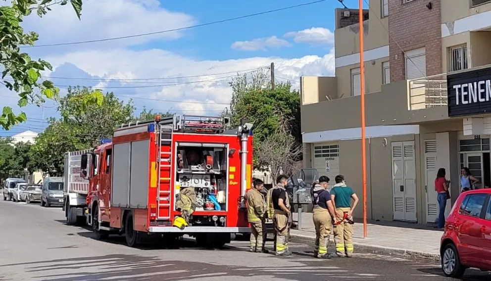 ¡Un susto menor! Bomberos atendió un pedido de auxilio de un departamento en calle Colombia