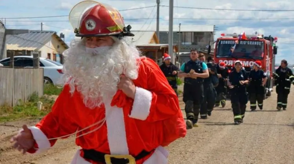 Los Bomberos de Cipolletti llevarán la magia de Papá Noel a las calles de la ciudad