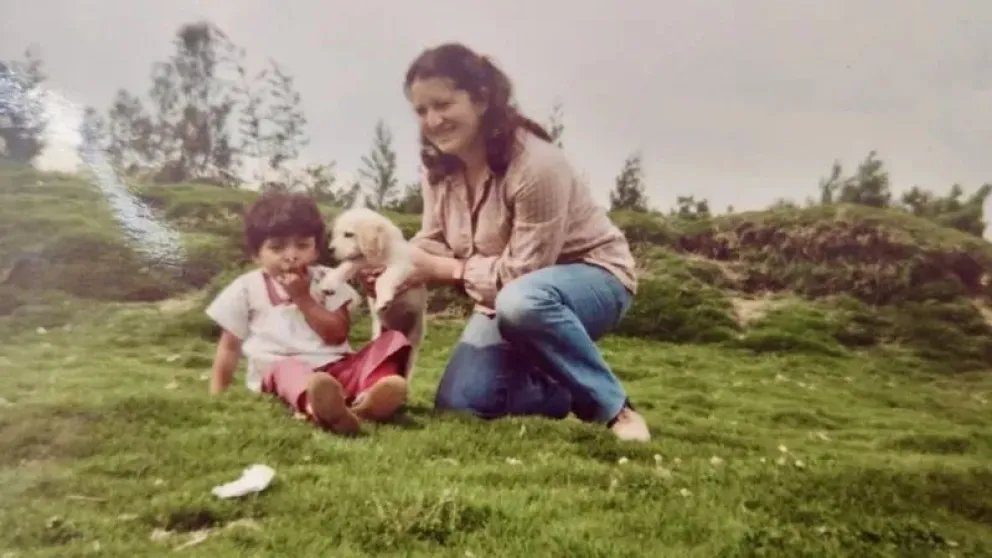    Lo crió la abuela y ahora consiguió llevar su apellido