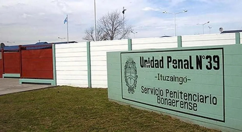 Escándalo en Ituzaingó: una mujer es acusada de enviar fotos de su hija desnuda a su novio preso