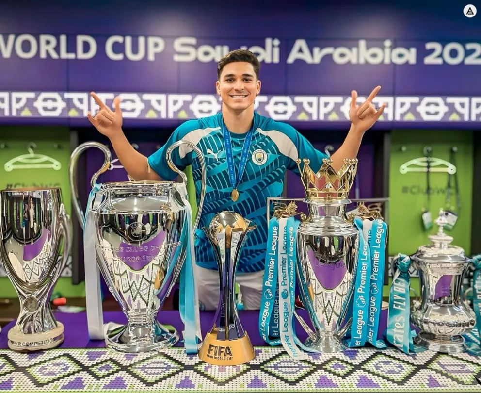 Julián Álvarez, el único jugador del mundo en tener un distintivo durante todo el 2024: ¿Por qué?