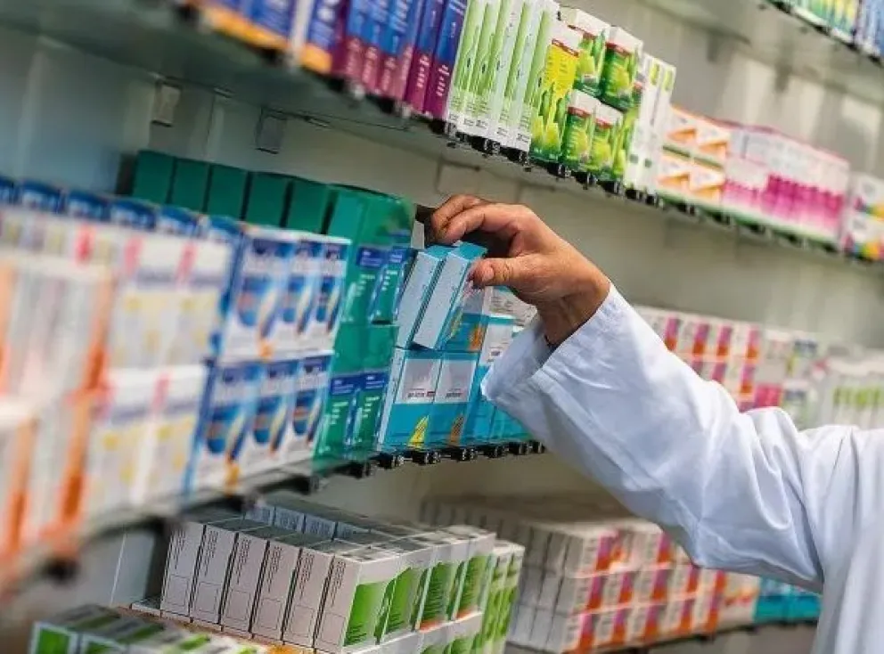 Farmacias argentinas irán a la Justicia contra el DNU de Milei