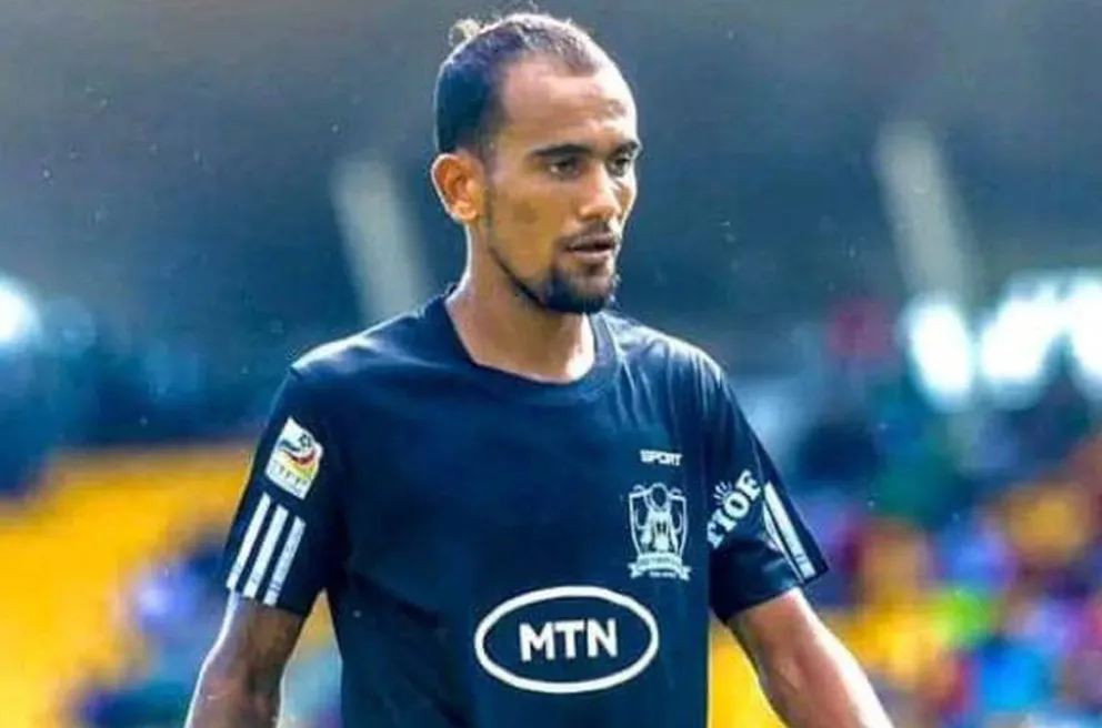 Aparenta algo más: Sorpresa por el futbolista camerunés de 17 años que debutará en la Copa África 