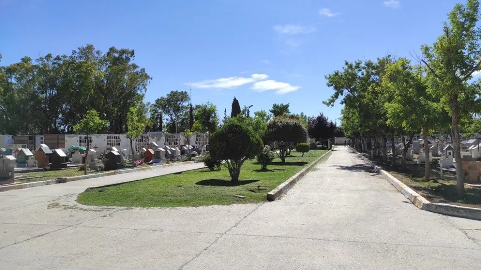 ¿Cómo será el horario del cementerio local durante Año Nuevo?