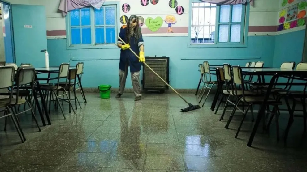 Recortes en el empleo estatal de Río Negro: más de 4.500 empleados con contratos generan polémica