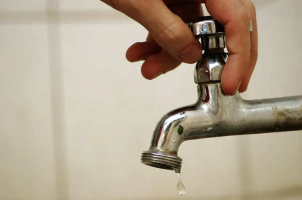 Falta de agua en Fernández Oro: el problema ya esta solucionado