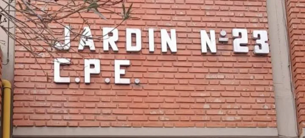 El docente de jardín  acusado de abuso seguirá bajo arresto domiciliario