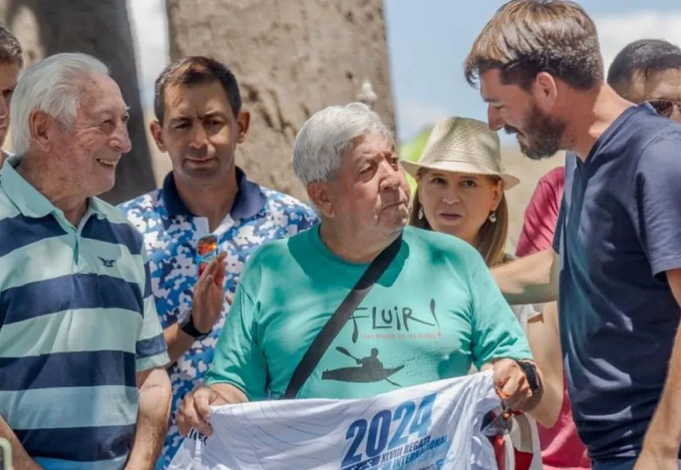 El intendente destacó la importancia de cuidar los ríos en el inicio de la Regata