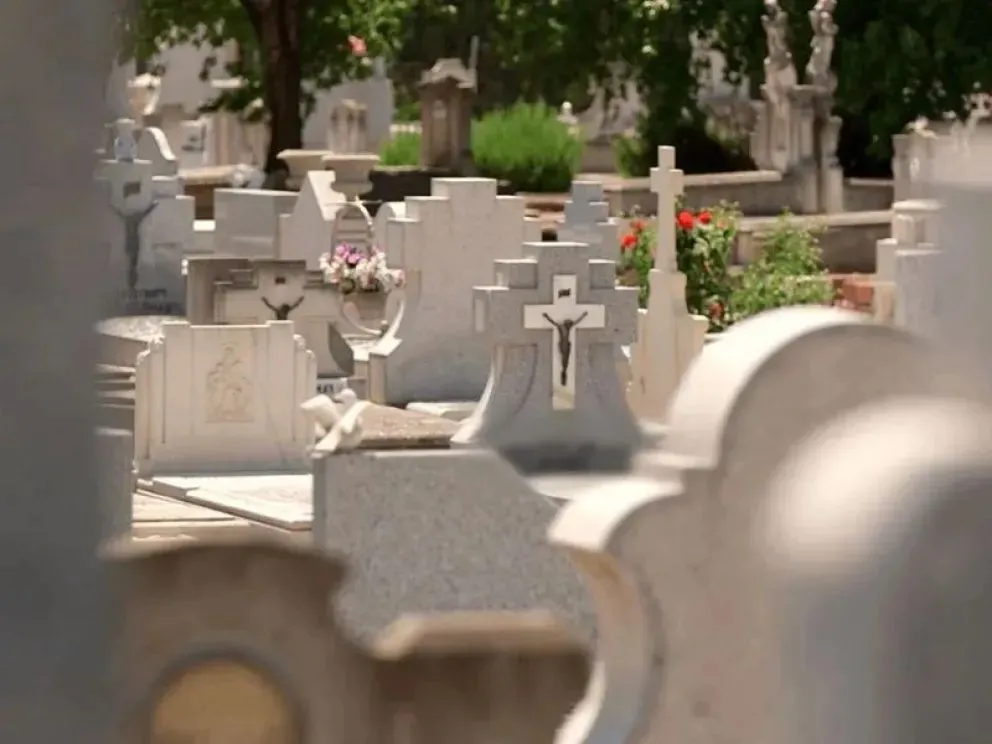 El cementerio del Alto Valle que nuevamente fue víctima de robos y vandalismo