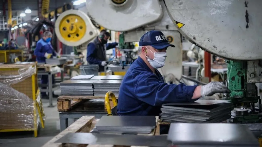 Caída generalizada en la actividad industrial y la construcción