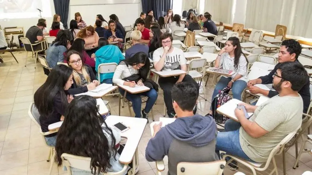 Arancelamiento a estudiantes extranjeros: “no pagaríamos ni la luz de un aula”