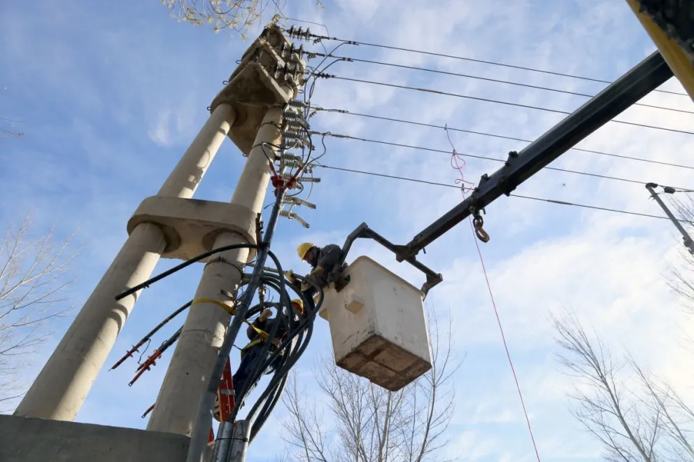 Edersa refuerza el servicio eléctrico en la ciudad frente a un verano especialmente caliente
