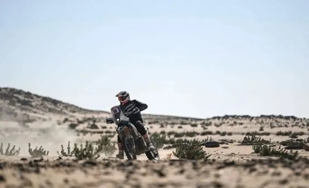 El neuquino Santiago Rostan superó la cuarta etapa del Rally Dakar