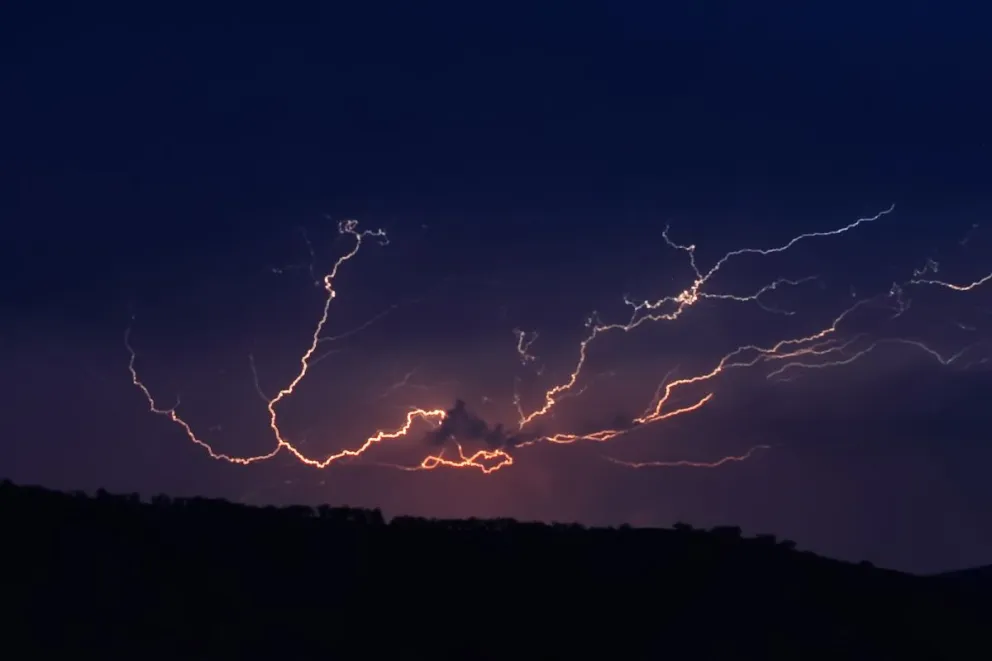 Rige una alerta amarilla para este jueves por tormentas en el Alto Valle