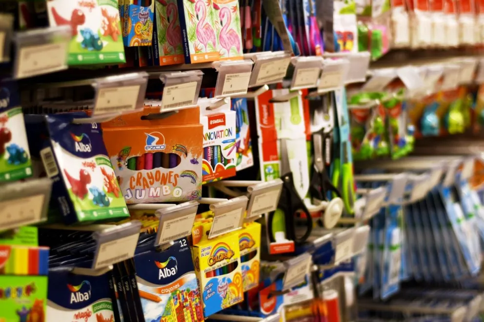 Alerta: la canasta escolar podrían subir un 50% en febrero