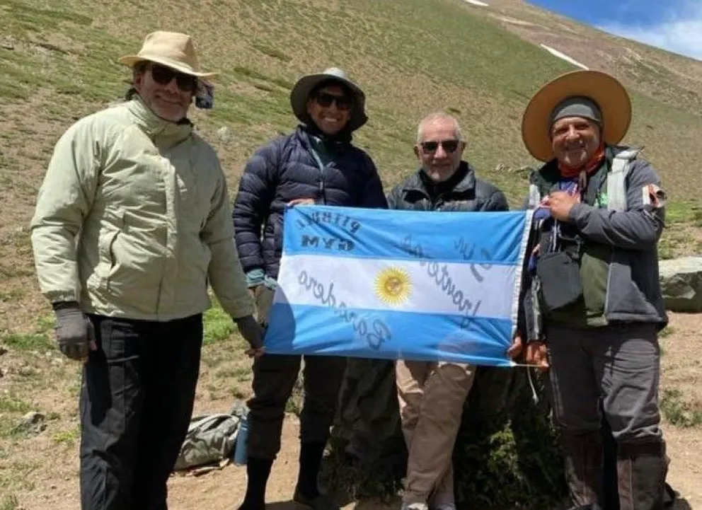 El cruce de los Andes con ojos valletanos
