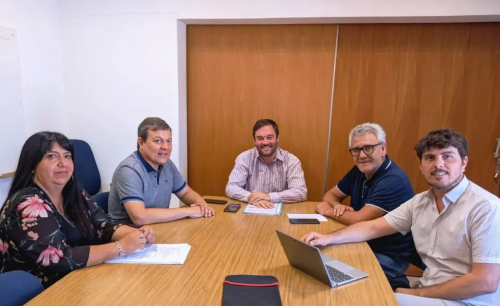 Garantizan la continuidad de obras habitacionales en una localidad del Alto Valle