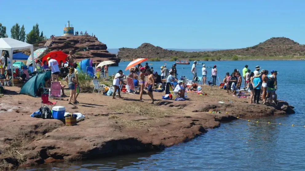 Otra vez las cianobacterias: cuidado para los que vayan a El Chocón