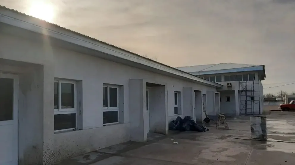 Obras escolares en el DVN: el contexto económico frenó la finalización del jardín y de la escuela