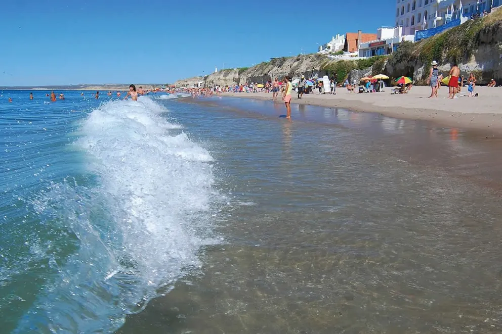 Vacaciones en la costa rionegrina: cuánto gastará una familia en alojamiento, comida y diversión?