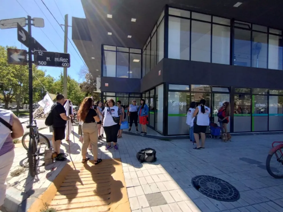 Docentes reclamaron por la situación de la obra social en Cipolletti