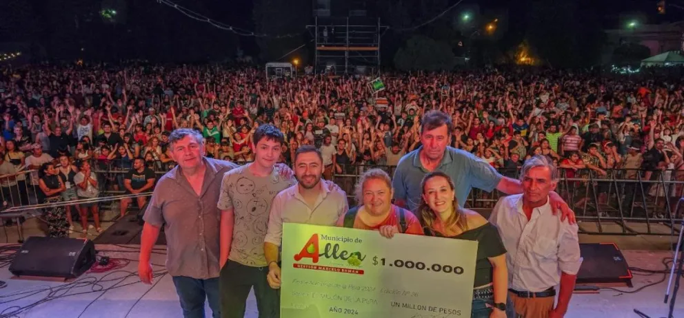 La segunda noche de la Fiesta de la Pera fue multitudinaria y hoy es el gran cierre
