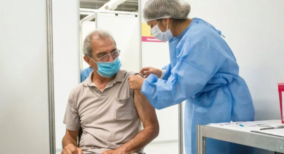 Coronavirus: recomiendan reforzar la vacunación ante el aumento de casos