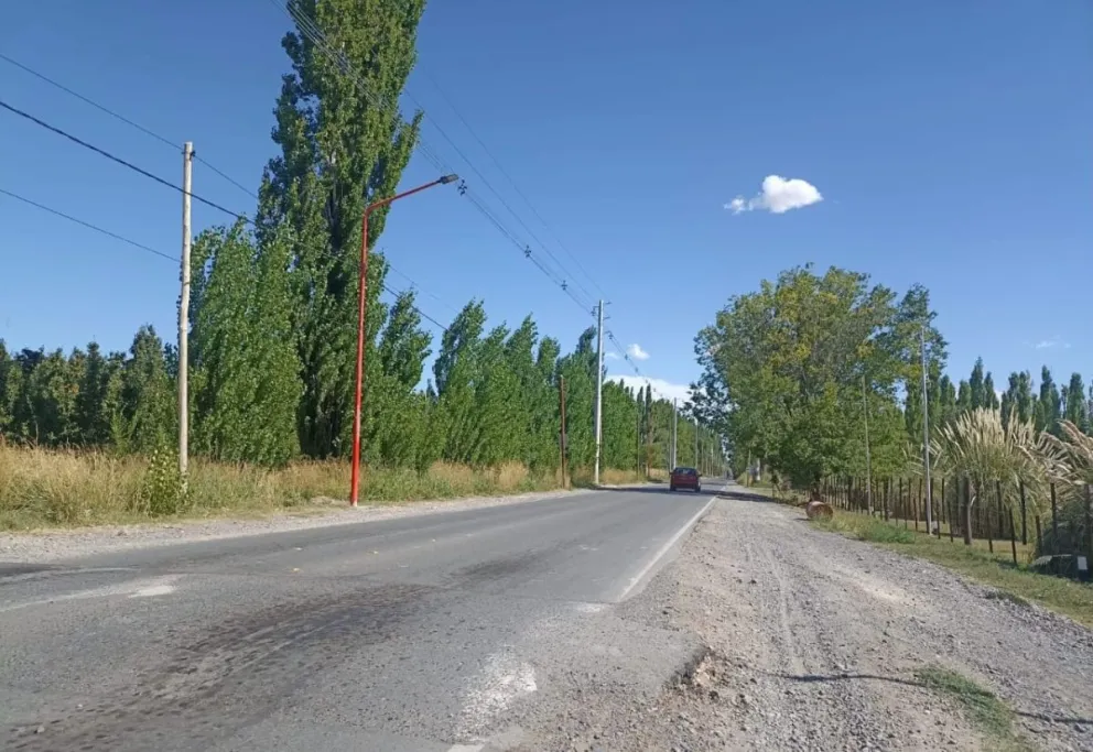 Avanza la obra de tendido eléctrico en Cipolletti y se trabaja en el alumbrado público del ingreso a la Isla Jordán