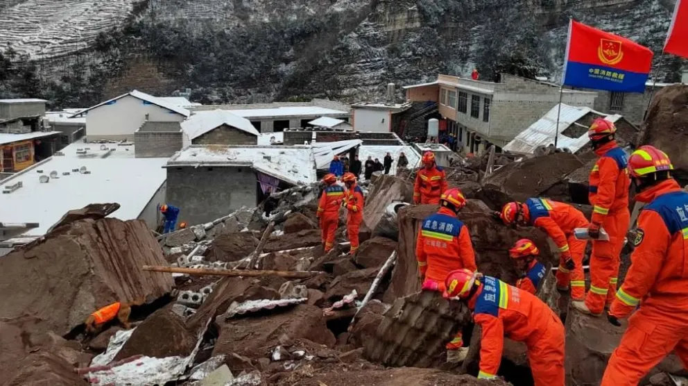 China: un alud que causó 25 muertes y buscan a decenas de personas atrapadas