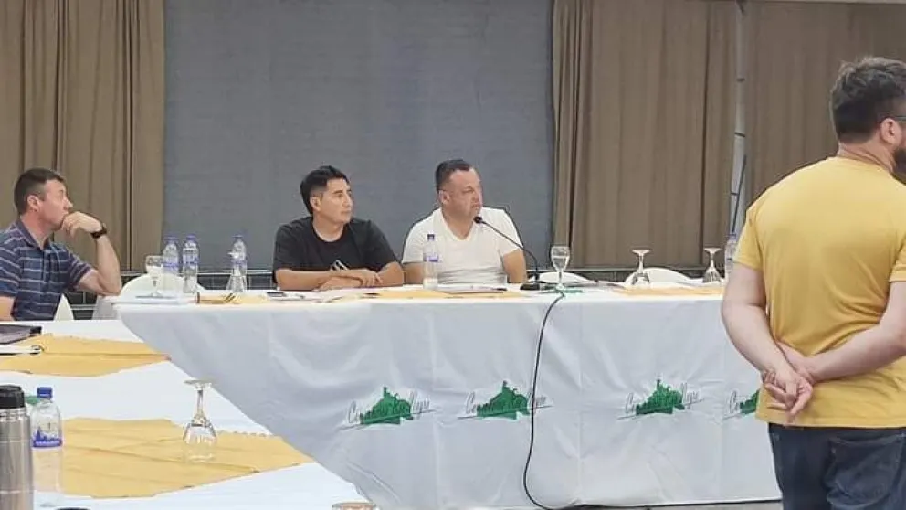   Camioneros de Río Negro se suman al paro contra las políticas de Javier Milei