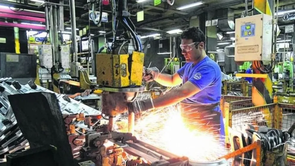 La actividad económica cae un 0,9% en noviembre de 2023
