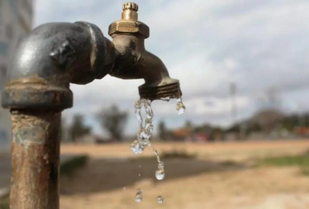 Corte de agua en Fernandez Oro