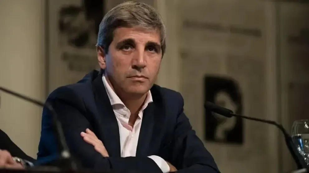 La nueva medida de Caputo: aumento del 16% para estatales, pero no para funcionarios