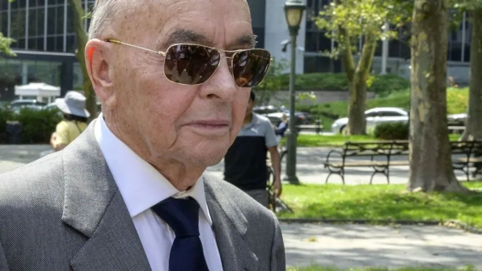 Joe Lewis se declara culpable de abuso de información privilegiada