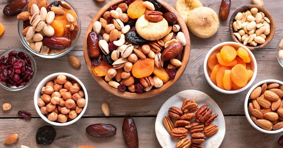 El fruto seco que recomienda Harvard para fortalecer los huesos