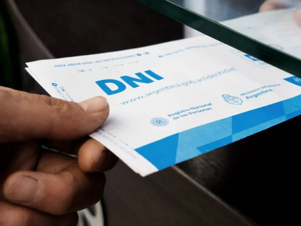 En pleno verano gran concurrencia para tramitar el DNI ¿cómo realizarlo y cuánto cuesta?
